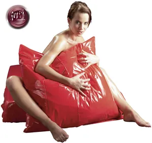 Lateksowa czerwona poszewka na poduszkę – orgia w łóżku - dsr 2860015
